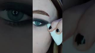 Avril Lavigne makeup tutorial 💞 #avrillavigne #makeuptutorial #makeup #grunge #emo #emomakeup