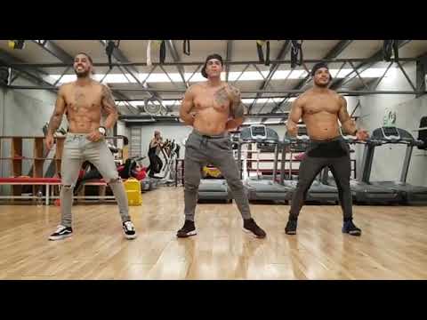 Gogos y el baile de las manitas