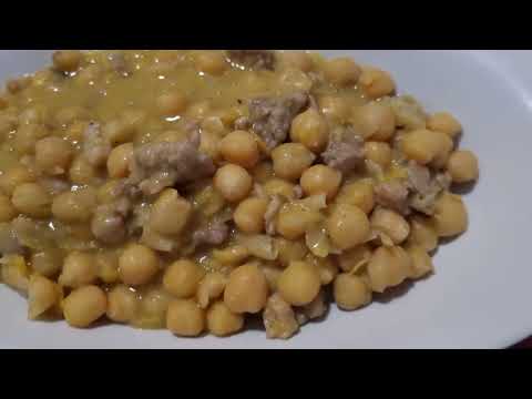 CECI E SALSICCE/PIATTO PREPARATO IN SOLI POCHI MINUTI(chickpeas and sausages)