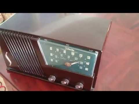 Restored Vintage Silvertone AM/FM radio model 18