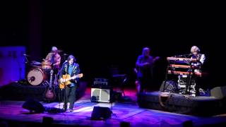 Nitty Gritty Dirt Band, Stand a Little Rain