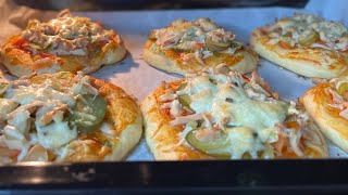 Homemade mini pizzas from childhood! Delicious and easy mini pizza in 15 minutes! Miniature food!