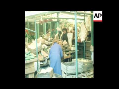 SYND 07 10 80 WARSAW STREET SCENES