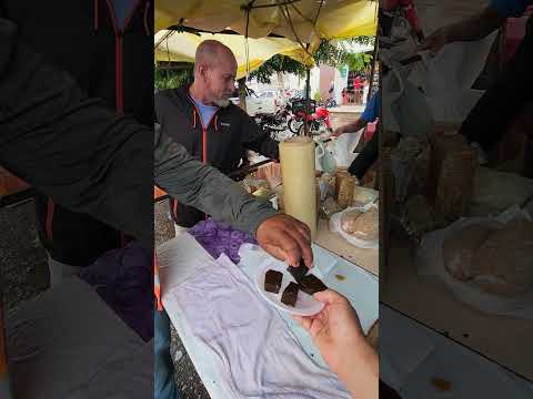 João do Bolo na Feira Livre de Paramirim Bahia