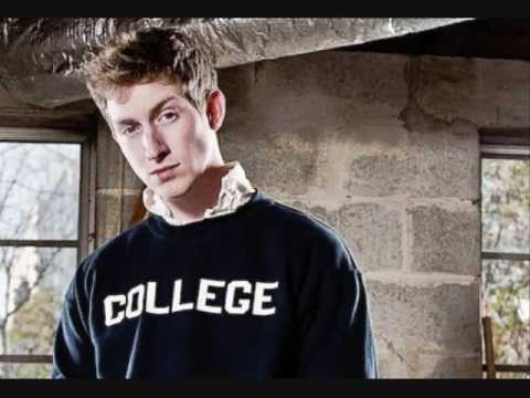 Asher Roth - I Love College Remix ft Ludacris and Chamillionaire