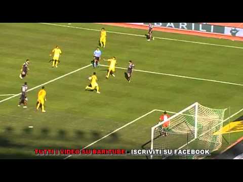BARI LIVORNO 1-0 BOGLIACINO TIRO 01 10 2011.mpg