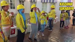 Serunya bermain dan belajar jadi pemadam kebaran di Kidzania Surabaya