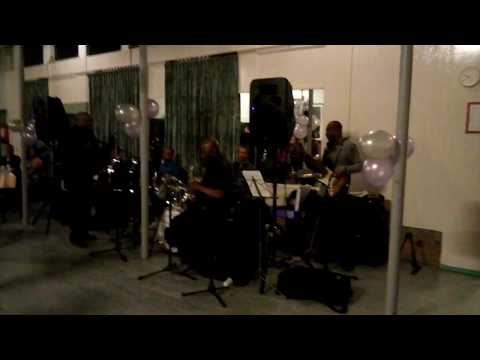 Muziekformatie Prisinti met Gerold Limon - Nex Ne Tai