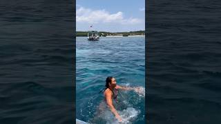 Download lagu Swiming in Ocean mp3 Download lagu Swiming in Ocean mp3