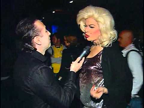 Desfile Amapô verão 2011 no SPFW, pelo programa de moda Over Fashion