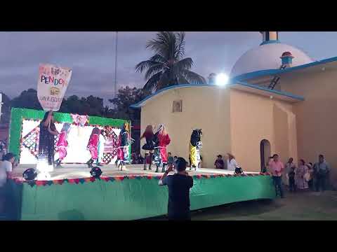 Danza de los diablos del municipio de Juan R. Escudero en la feria anual de Cozoyoapan Guerrero.