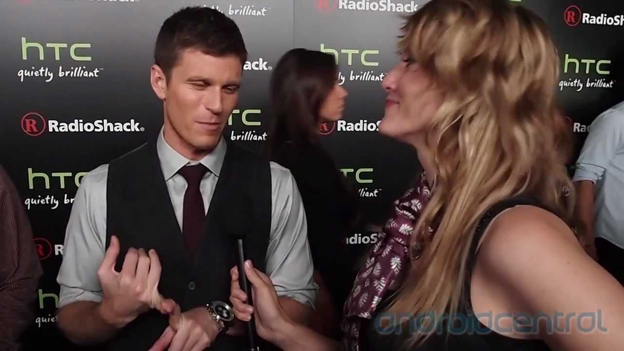 Radioshack HTC EVO 3D launch party in Los Angeles - YouTube