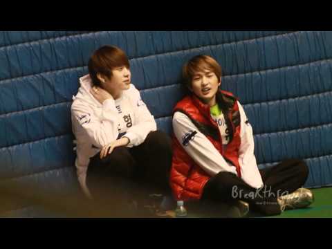 [fancam] 110123 SHINee Onew talks to BEAST JunHyung @ Idol Championships