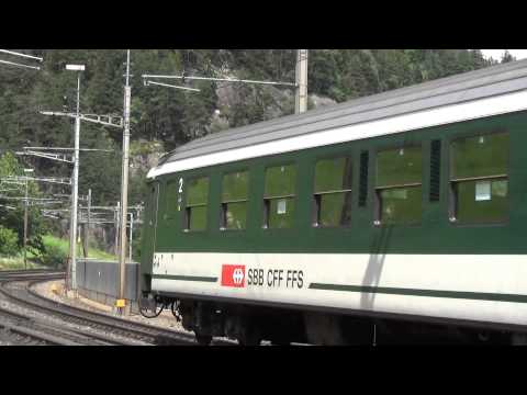 Re 4/4 II con InterRegio ai tornanti di Wassen