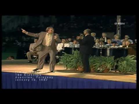 Jimmy Swaggart predica "Cristo Crucificado"