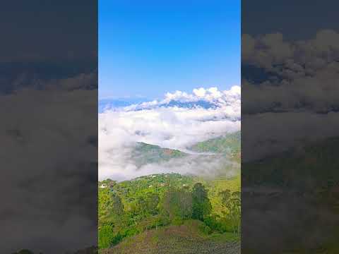 de fondo vista hacia la pintada bajo estás hermosas nubes