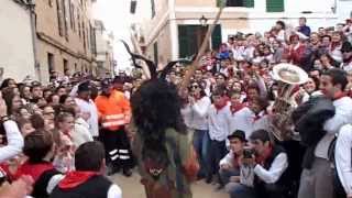 preview picture of video 'Primer ball a peu de carrer. Sant Antoni a Capdepera 2014'