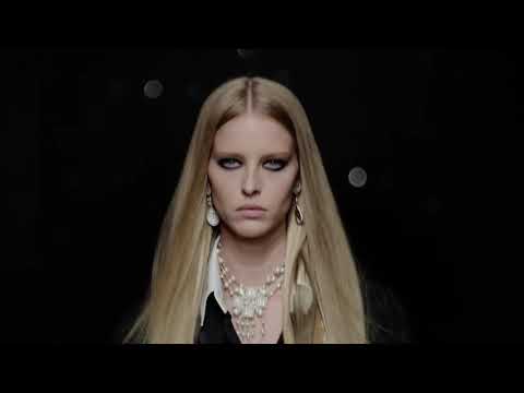 CHANEL 2021/2022 FALL WINTER SHOW