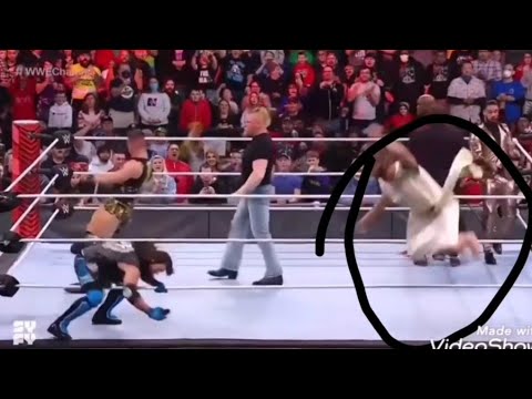 Wwe can be so funny. That jump! Lmao! #wwe