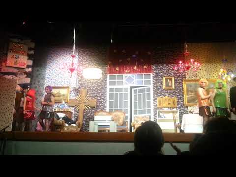 I saluti finali della compagnia di Lorenzo Andreaggi dopo IL VIZIETTO (La Cage Aux Folles)