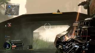 Soldado aplastado por titan