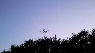 preview picture of video '23 May 2011 21:30 Air Force 1 leaving Dublin'