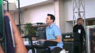 Download lagu A Shoulder To Cry On - Tommy Page MnG at Summarecon Bekasi mp3