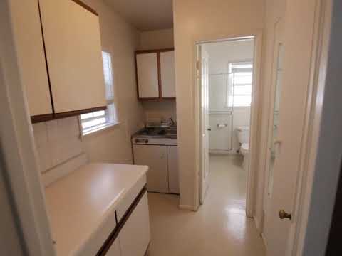 PL9867 - Beverly Hill's Studio for Rent!