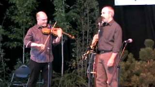 John Reischman gets Greg Spatz to make fiddle sounds - PIP 2010