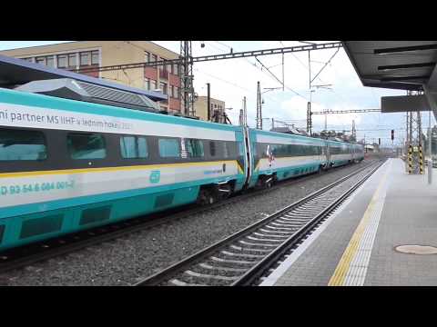 EJ 680.001 Pendolino jako vlak SC 510 Pendolino odjíždí ze stanice Olomouc