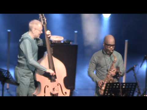 Dave Holland Trio feat.Jaleel Shaw and Nasheet Waits-28 Jazz Fest.-KC Pančevo-31.10.2025-M2U00312