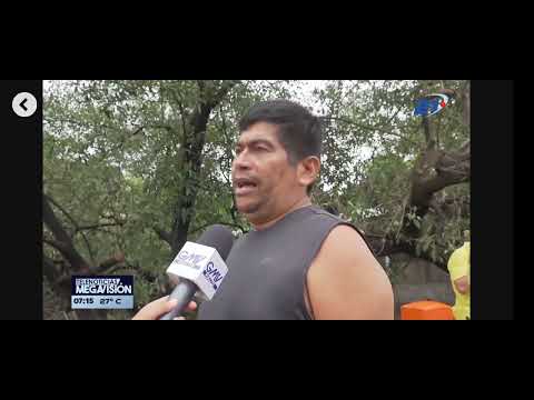 Lluvias y desbordamiento de bocana inundan vía principal y viviendas en Barra Salada, Sonsonate