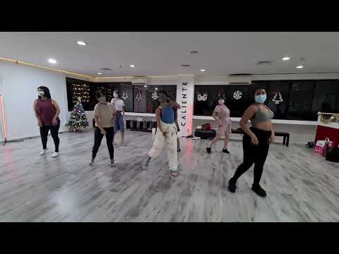 Caliente Dance Studio Singapore Bachata shines class demo to DJ Ricky Campanelli - Frente a Frente