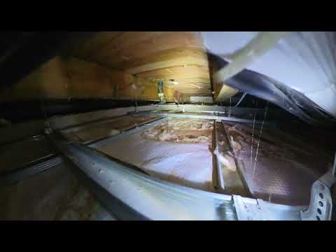 Trámy - neošetřené trámy koupelna 1