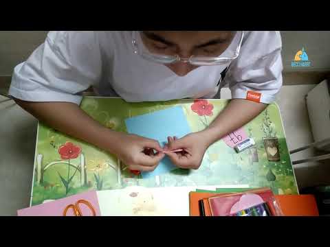 097# Making Flowers for Christmas Decorations   Becci Harrt Origami Day003