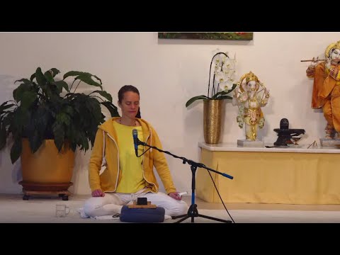 Fortgeschrittenes Pranayama mit Chitra - Live Yoga 06:00 Uhr 11.06.2020