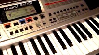 Video thumbnail for Roland EM-25 Keyboard demo (just sounds and rhythms) by Gearfacts