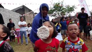 Download lagu Lucunya lomba makan kerupuk balita mp3