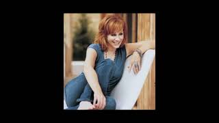 Song of the day! Reba McEntire! #RebaMcEntire #AwayInAManger #ChristmasHymns #Shorts ✝️🎄