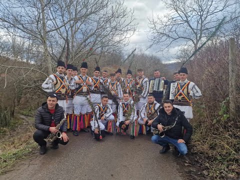 Traditii si obiceiuri de Craciun in Bosorod-Hunedoara: Pizaraii si Caluserii !