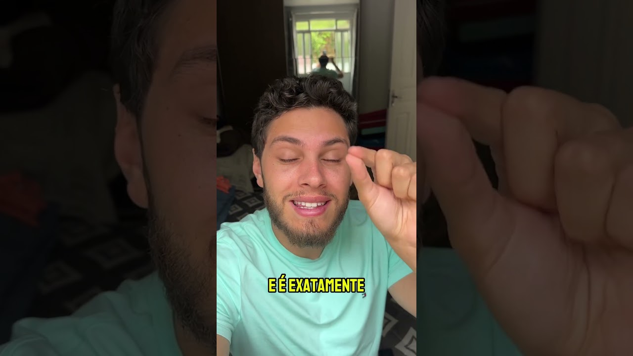 Por que as capinhas transparentes ficam amareladas?