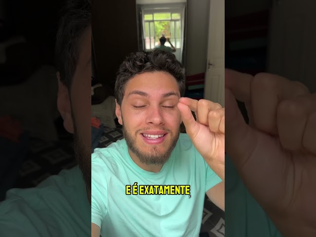 Por que as capinhas transparentes ficam amareladas?