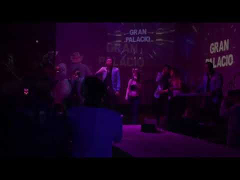 Viridiana Sandoval con la leyenda de Servando montaba