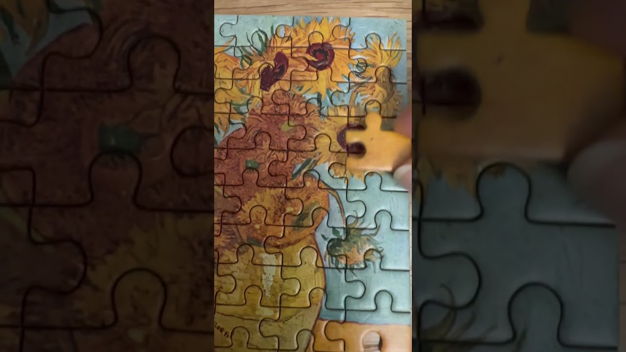 Sunflowers. A fab mini jigsaw from Waterstones. #sunflower #sunflowers  #puzzle #jigsaw #teammotso