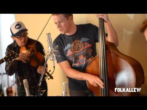 Folk Alley Sessions: The Infamous Stringdusters - "By My Side"