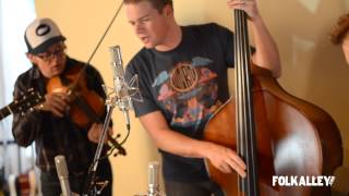 Folk Alley Sessions: The Infamous Stringdusters - &quot;By My Side&quot;