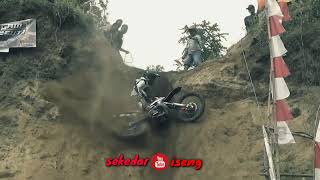 Download lagu Story wa motor trail #jangan tertipu senyum manis peremuan. mp3