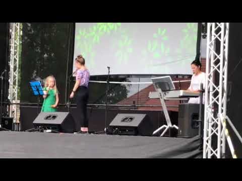 Emma Paula (6) ja Mirtel - Kauges külas