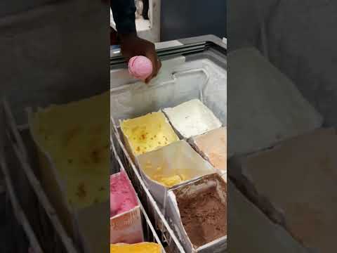 Gurdwara Sis Ganj Sahib Delhi  ke pass ice cream shop Baljeet Singh Bhullar 27-03-23