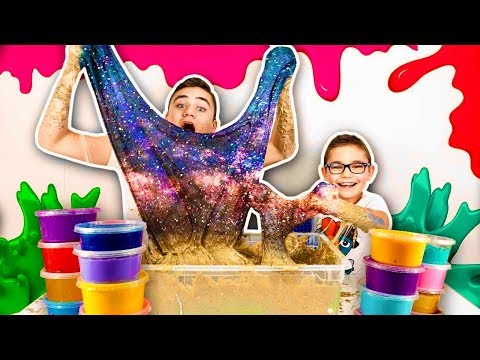 ON MÉLANGE TOUS NOS SLIMES !!! Mixing all my Slimes 😱🤢